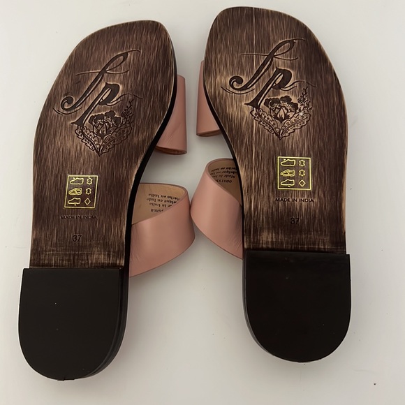 Free People Blush Pink Solaris Leather Slide Sandals size 7/37 - Picture 2 of 3